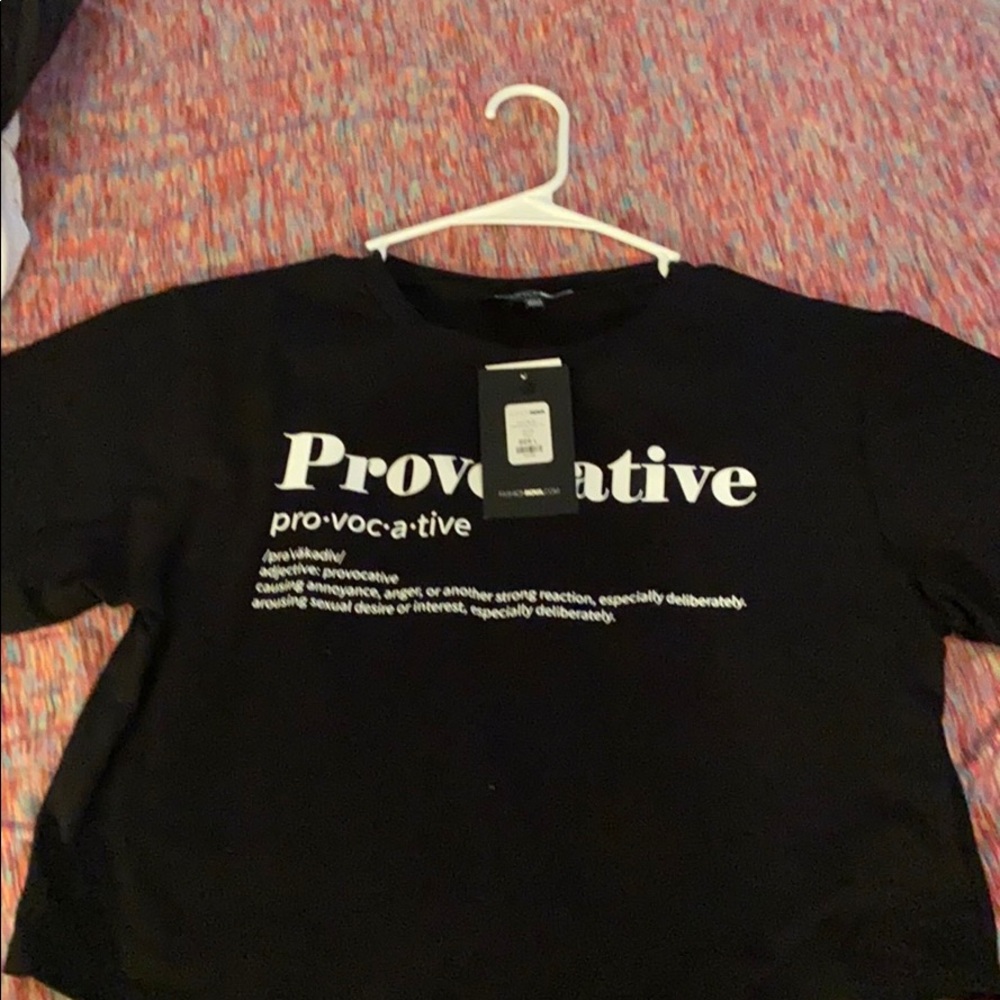 Black short sleeve crop top